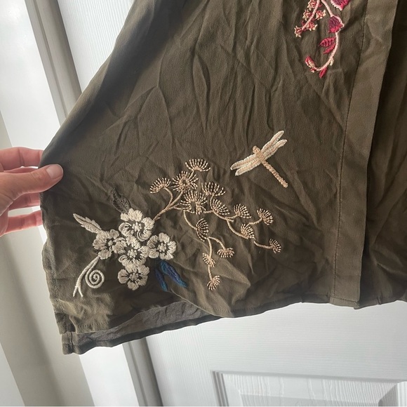 JOHNNY WAS Silk Peasant Blouse Army Green Embroidered Size Large - Picture 2 of 8